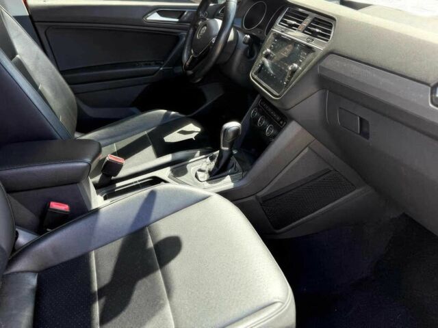 Помаранчевий Фольксваген Тігуан, об'ємом двигуна 2 л та пробігом 31 тис. км за 9000 $, фото 8 на Automoto.ua