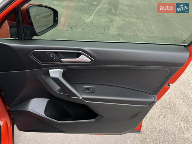 Помаранчевий Фольксваген Тігуан, об'ємом двигуна 1.98 л та пробігом 58 тис. км за 18900 $, фото 23 на Automoto.ua