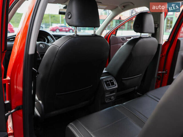 Помаранчевий Фольксваген Тігуан, об'ємом двигуна 2 л та пробігом 146 тис. км за 21000 $, фото 19 на Automoto.ua