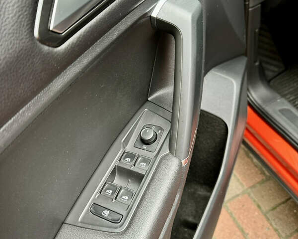 Помаранчевий Фольксваген Тігуан, об'ємом двигуна 1.98 л та пробігом 176 тис. км за 16690 $, фото 20 на Automoto.ua