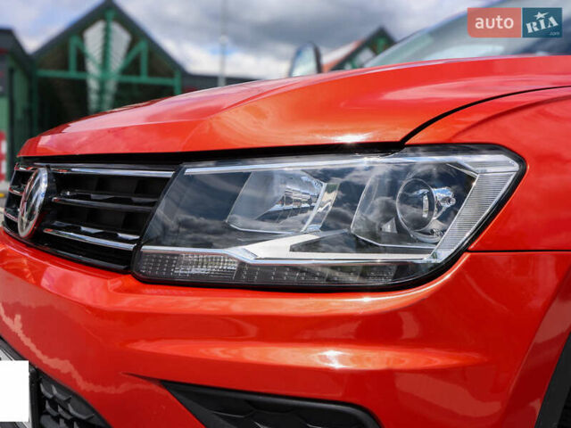 Помаранчевий Фольксваген Тігуан, об'ємом двигуна 2 л та пробігом 146 тис. км за 21000 $, фото 3 на Automoto.ua