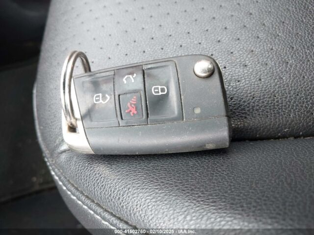 Помаранчевий Фольксваген Тігуан, об'ємом двигуна 2 л та пробігом 185 тис. км за 12150 $, фото 8 на Automoto.ua