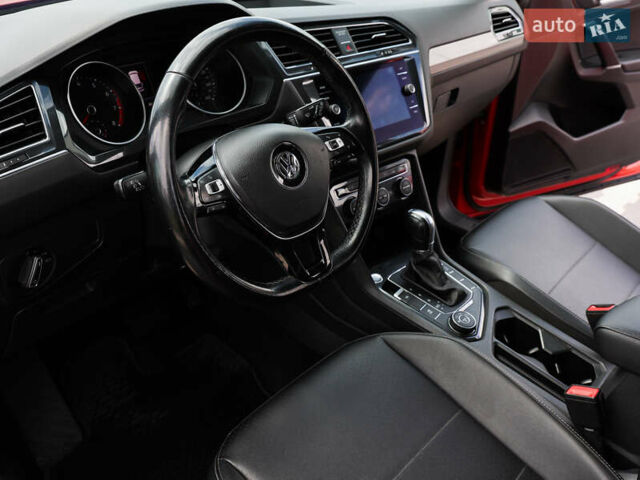 Помаранчевий Фольксваген Тігуан, об'ємом двигуна 2 л та пробігом 146 тис. км за 21000 $, фото 12 на Automoto.ua
