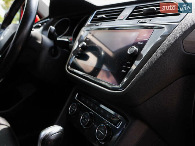 Помаранчевий Фольксваген Тігуан, об'ємом двигуна 2 л та пробігом 146 тис. км за 21000 $, фото 22 на Automoto.ua