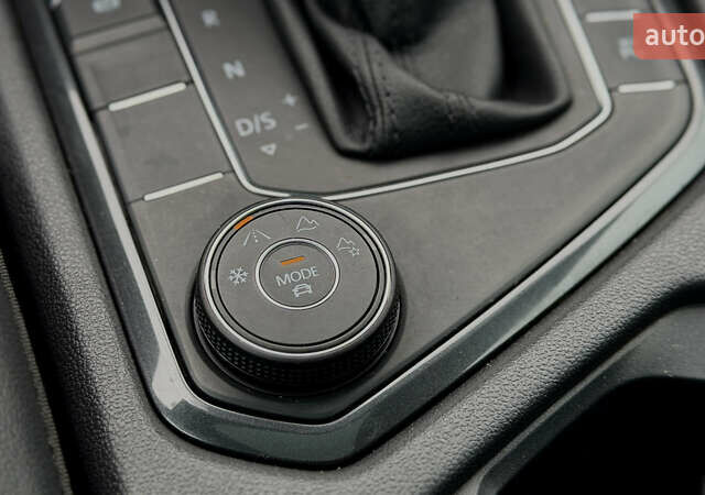 Оранжевый Фольксваген Тигуан, объемом двигателя 2 л и пробегом 152 тыс. км за 25900 $, фото 33 на Automoto.ua