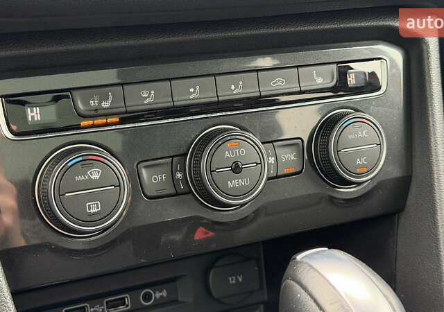 Оранжевый Фольксваген Тигуан, объемом двигателя 2 л и пробегом 152 тыс. км за 25900 $, фото 35 на Automoto.ua