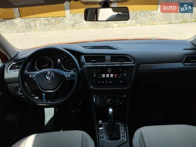 Помаранчевий Фольксваген Тігуан, об'ємом двигуна 1.98 л та пробігом 104 тис. км за 16200 $, фото 16 на Automoto.ua