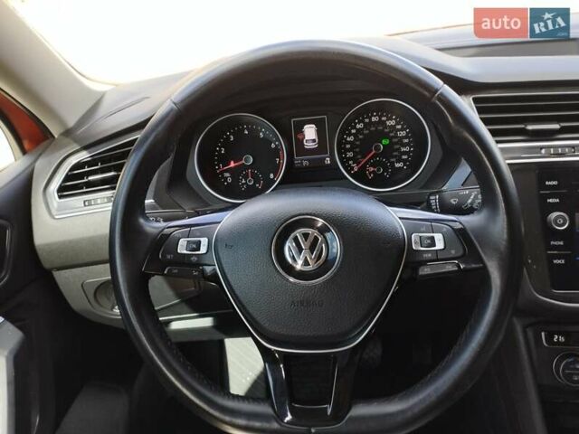 Помаранчевий Фольксваген Тігуан, об'ємом двигуна 1.98 л та пробігом 104 тис. км за 16200 $, фото 12 на Automoto.ua
