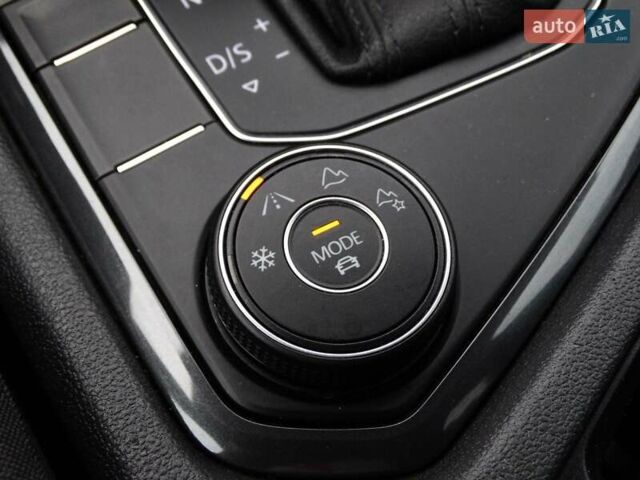 Оранжевый Фольксваген Тигуан, объемом двигателя 1.98 л и пробегом 107 тыс. км за 19500 $, фото 13 на Automoto.ua