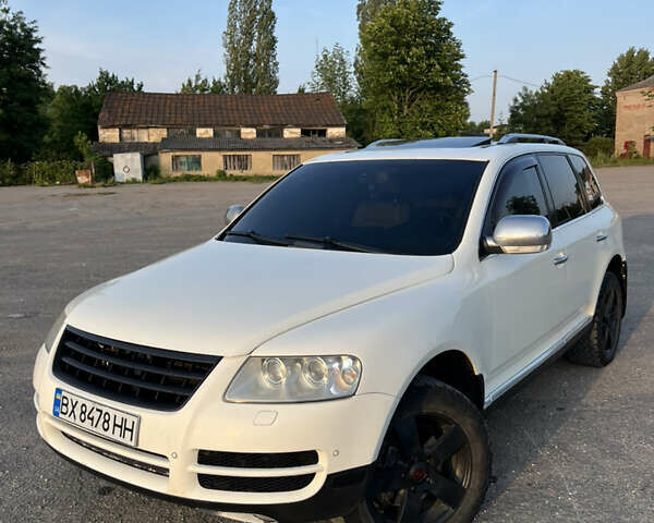 Белый Фольксваген Туарег, объемом двигателя 3.2 л и пробегом 350 тыс. км за 8300 $, фото 7 на Automoto.ua