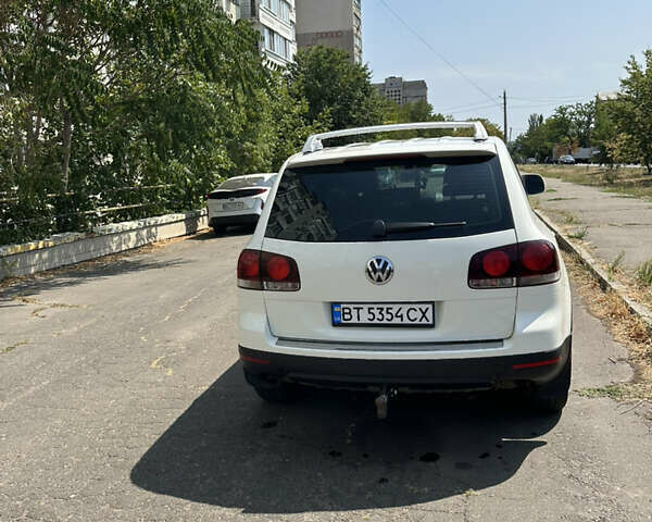 Фольксваген Туарег 2007 у Миколаєві на Automoto.ua Білий Фольксваген Туарег, об'ємом двигуна 3 л та пробігом 226 тис. км за 13100 $, фото 3 на Automoto.ua