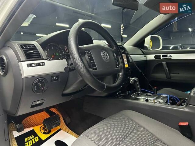 Фольксваген Туарег 2007 у Чернівцях на Automoto.ua Білий Фольксваген Туарег, об'ємом двигуна 2.97 л та пробігом 284 тис. км за 11000 $, фото 20 на Automoto.ua