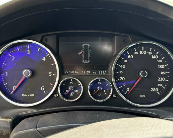 Фольксваген Туарег 2007 у Миколаєві на Automoto.ua Білий Фольксваген Туарег, об'ємом двигуна 3 л та пробігом 226 тис. км за 13100 $, фото 14 на Automoto.ua