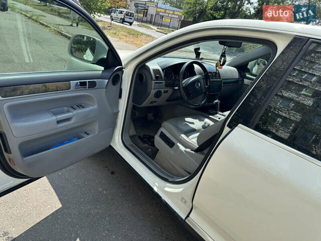 Фольксваген Туарег 2007 у Миколаєві на Automoto.ua Білий Фольксваген Туарег, об'ємом двигуна 3 л та пробігом 226 тис. км за 13100 $, фото 5 на Automoto.ua