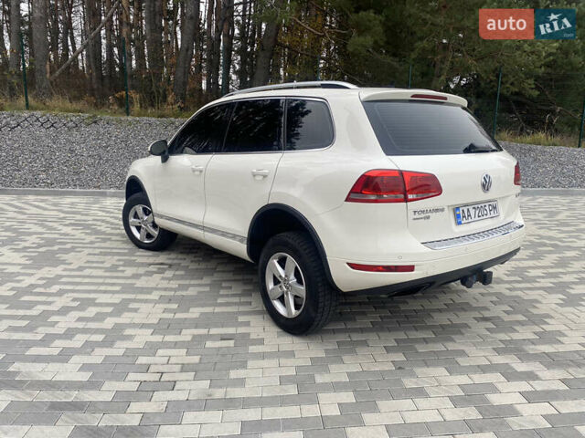 Белый Фольксваген Туарег, объемом двигателя 2.97 л и пробегом 231 тыс. км за 19700 $, фото 4 на Automoto.ua