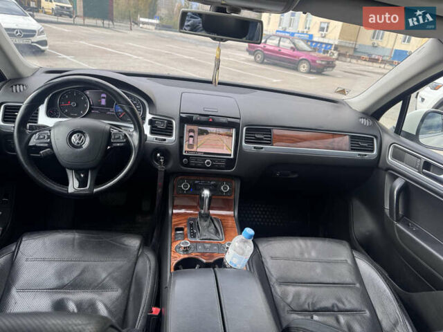 Белый Фольксваген Туарег, объемом двигателя 2.97 л и пробегом 200 тыс. км за 13500 $, фото 12 на Automoto.ua