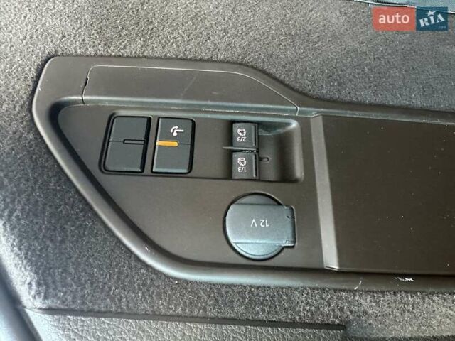 Белый Фольксваген Туарег, объемом двигателя 2.97 л и пробегом 260 тыс. км за 19200 $, фото 47 на Automoto.ua