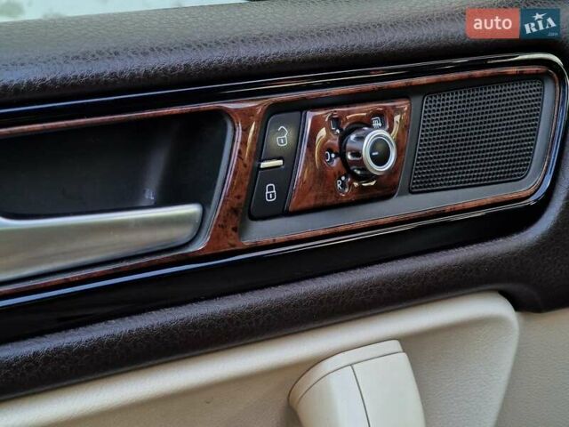 Белый Фольксваген Туарег, объемом двигателя 2.97 л и пробегом 264 тыс. км за 17490 $, фото 57 на Automoto.ua