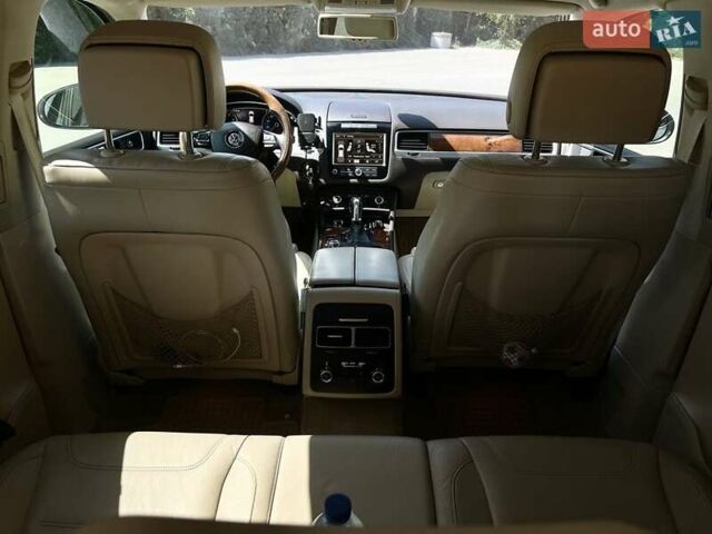 Белый Фольксваген Туарег, объемом двигателя 3.6 л и пробегом 133 тыс. км за 14000 $, фото 1 на Automoto.ua