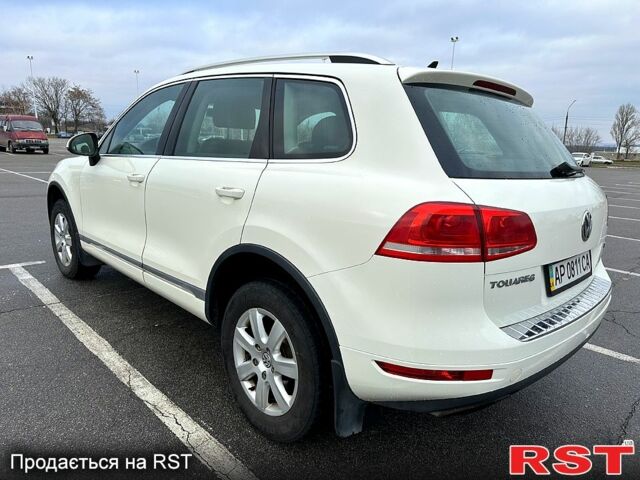 Белый Фольксваген Туарег, объемом двигателя 3 л и пробегом 254 тыс. км за 19500 $, фото 3 на Automoto.ua