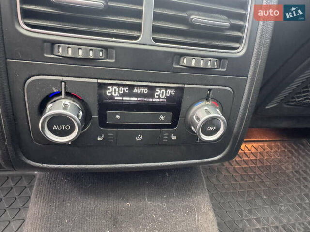 Белый Фольксваген Туарег, объемом двигателя 2.97 л и пробегом 200 тыс. км за 13500 $, фото 20 на Automoto.ua