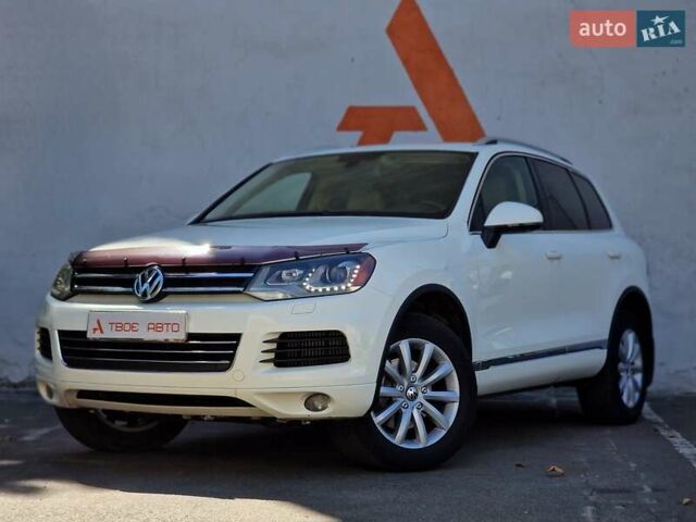 Белый Фольксваген Туарег, объемом двигателя 2.97 л и пробегом 264 тыс. км за 17490 $, фото 9 на Automoto.ua