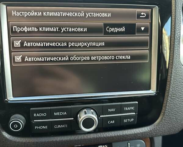 Белый Фольксваген Туарег, объемом двигателя 2.97 л и пробегом 260 тыс. км за 19200 $, фото 36 на Automoto.ua