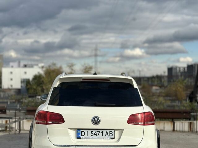 Фольксваген Туарег 2010 в Киеве на Automoto.ua Белый Фольксваген Туарег, объемом двигателя 0 л и пробегом 285 тыс. км за 13500 $, фото 4 на Automoto.ua