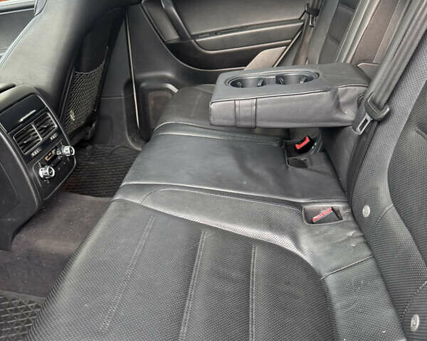 Белый Фольксваген Туарег, объемом двигателя 2.97 л и пробегом 200 тыс. км за 13500 $, фото 10 на Automoto.ua