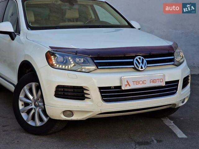Белый Фольксваген Туарег, объемом двигателя 2.97 л и пробегом 264 тыс. км за 17490 $, фото 19 на Automoto.ua