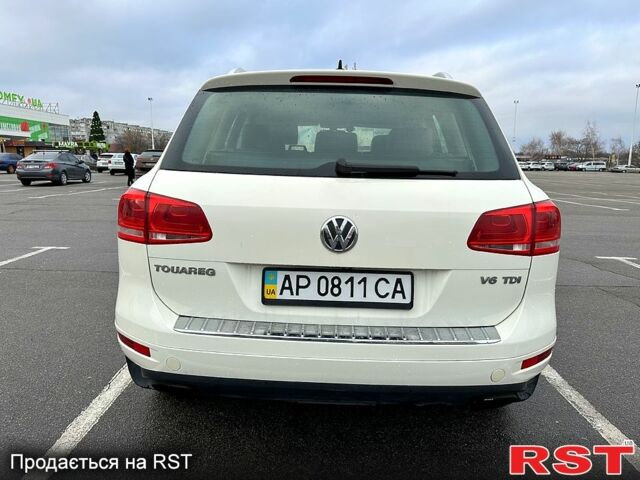 Белый Фольксваген Туарег, объемом двигателя 3 л и пробегом 254 тыс. км за 19500 $, фото 2 на Automoto.ua