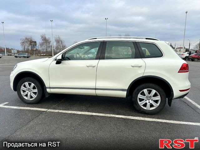 Белый Фольксваген Туарег, объемом двигателя 3 л и пробегом 254 тыс. км за 19500 $, фото 4 на Automoto.ua