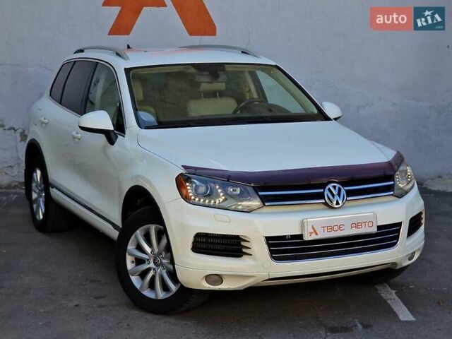 Белый Фольксваген Туарег, объемом двигателя 2.97 л и пробегом 264 тыс. км за 17490 $, фото 16 на Automoto.ua