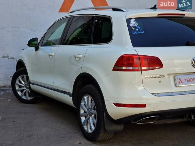 Белый Фольксваген Туарег, объемом двигателя 2.97 л и пробегом 264 тыс. км за 17490 $, фото 32 на Automoto.ua