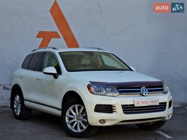 Белый Фольксваген Туарег, объемом двигателя 2.97 л и пробегом 264 тыс. км за 17490 $, фото 15 на Automoto.ua