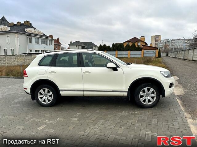 Белый Фольксваген Туарег, объемом двигателя 3 л и пробегом 254 тыс. км за 19500 $, фото 5 на Automoto.ua