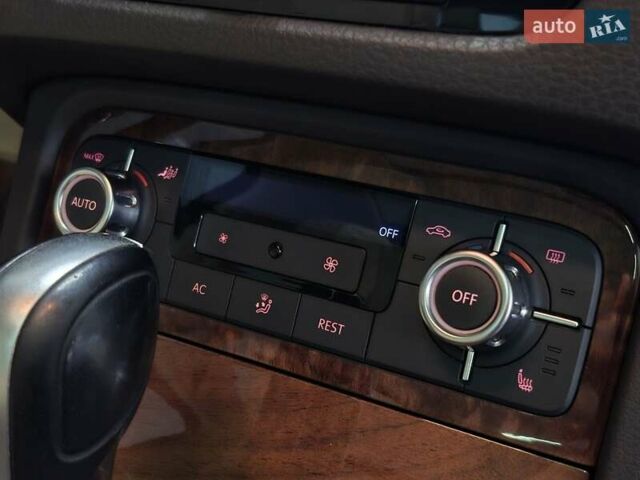 Белый Фольксваген Туарег, объемом двигателя 3.6 л и пробегом 211 тыс. км за 15899 $, фото 18 на Automoto.ua