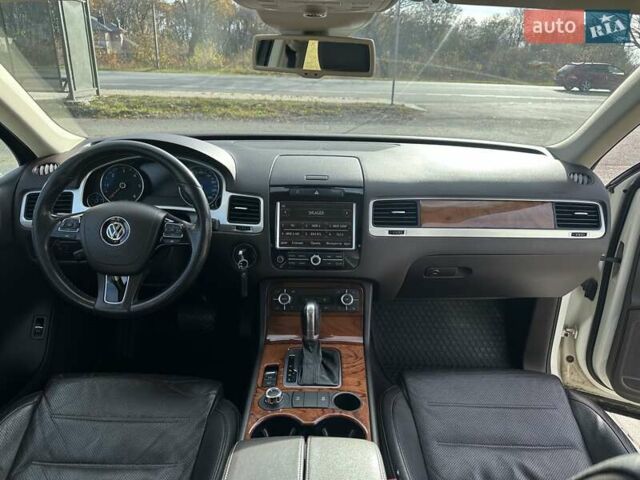 Белый Фольксваген Туарег, объемом двигателя 2.97 л и пробегом 260 тыс. км за 19200 $, фото 40 на Automoto.ua