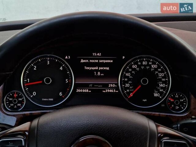 Белый Фольксваген Туарег, объемом двигателя 2.97 л и пробегом 264 тыс. км за 17490 $, фото 63 на Automoto.ua