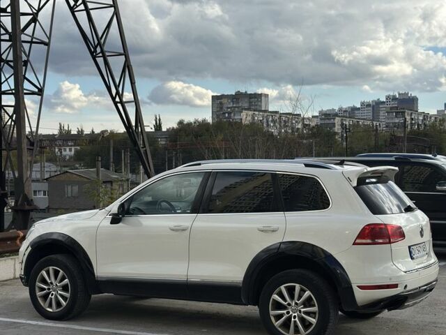 Фольксваген Туарег 2010 в Киеве на Automoto.ua Белый Фольксваген Туарег, объемом двигателя 0 л и пробегом 285 тыс. км за 13500 $, фото 5 на Automoto.ua