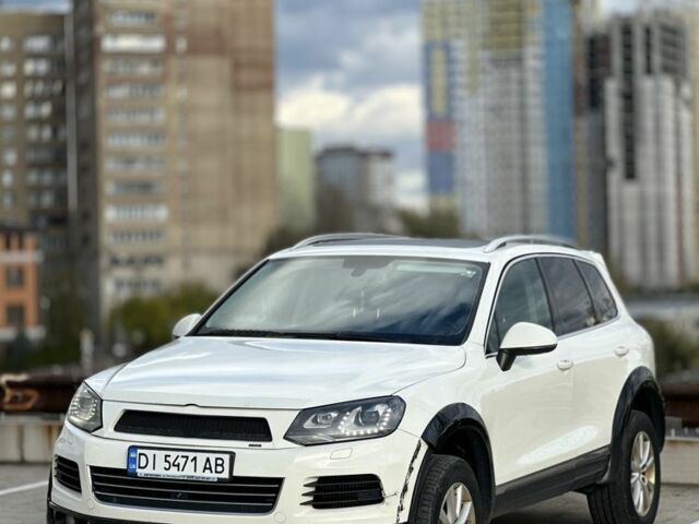 Фольксваген Туарег 2010 в Киеве на Automoto.ua Белый Фольксваген Туарег, объемом двигателя 0 л и пробегом 285 тыс. км за 13500 $, фото 2 на Automoto.ua