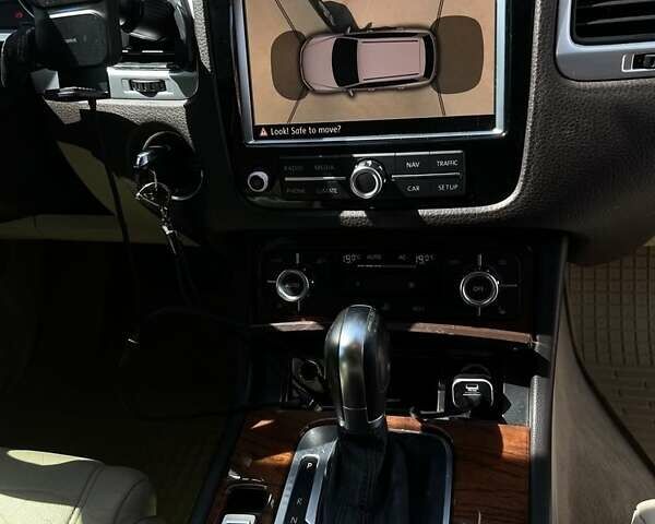 Белый Фольксваген Туарег, объемом двигателя 3.6 л и пробегом 133 тыс. км за 14000 $, фото 7 на Automoto.ua