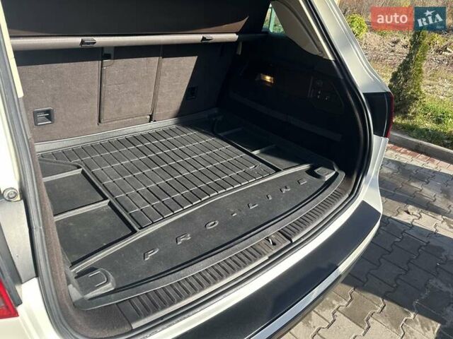 Белый Фольксваген Туарег, объемом двигателя 2.97 л и пробегом 260 тыс. км за 19200 $, фото 23 на Automoto.ua