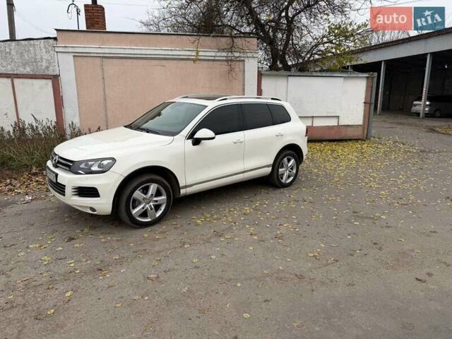 Белый Фольксваген Туарег, объемом двигателя 2.97 л и пробегом 265 тыс. км за 18000 $, фото 3 на Automoto.ua