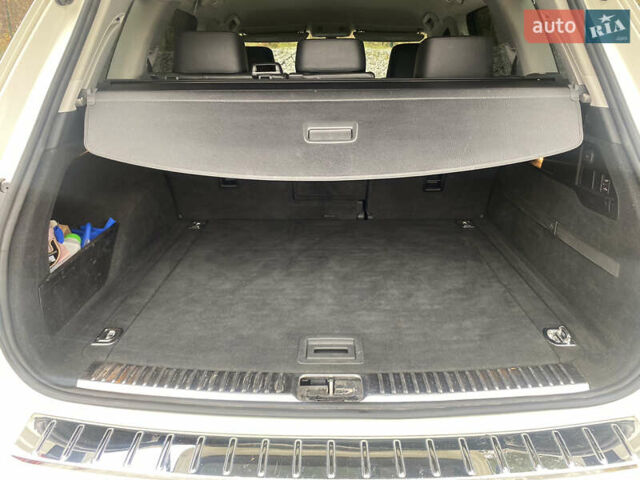 Белый Фольксваген Туарег, объемом двигателя 2.97 л и пробегом 231 тыс. км за 19700 $, фото 6 на Automoto.ua