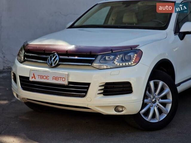 Белый Фольксваген Туарег, объемом двигателя 2.97 л и пробегом 264 тыс. км за 17490 $, фото 11 на Automoto.ua
