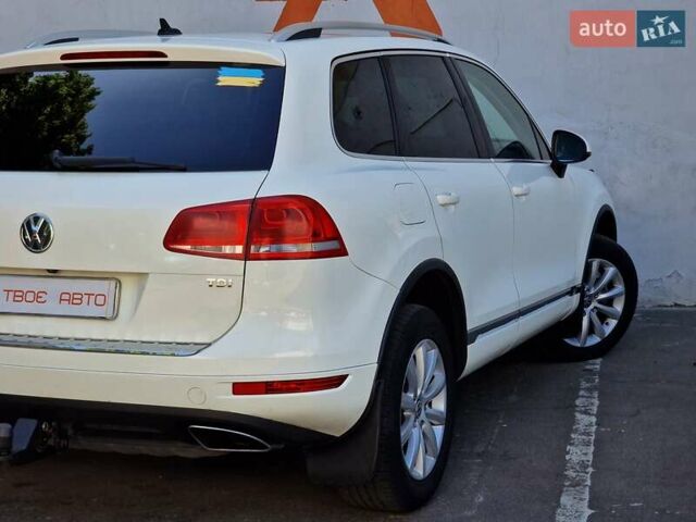 Белый Фольксваген Туарег, объемом двигателя 2.97 л и пробегом 264 тыс. км за 17490 $, фото 28 на Automoto.ua