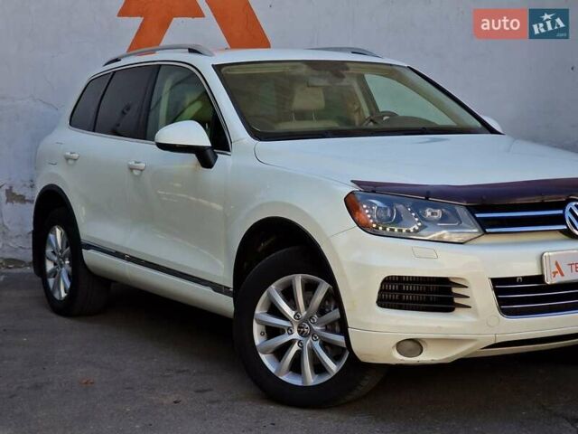 Белый Фольксваген Туарег, объемом двигателя 2.97 л и пробегом 264 тыс. км за 17490 $, фото 18 на Automoto.ua