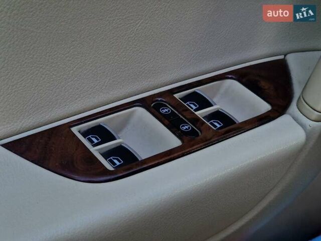 Белый Фольксваген Туарег, объемом двигателя 2.97 л и пробегом 264 тыс. км за 17490 $, фото 56 на Automoto.ua