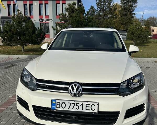 Белый Фольксваген Туарег, объемом двигателя 2.97 л и пробегом 260 тыс. км за 19200 $, фото 2 на Automoto.ua